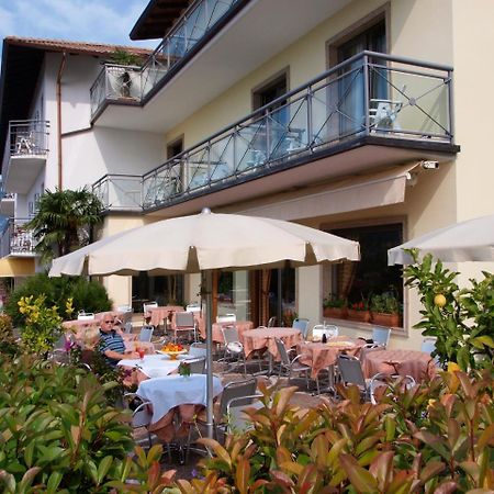 Hotel Bellavista Malcesine Bagian luar foto