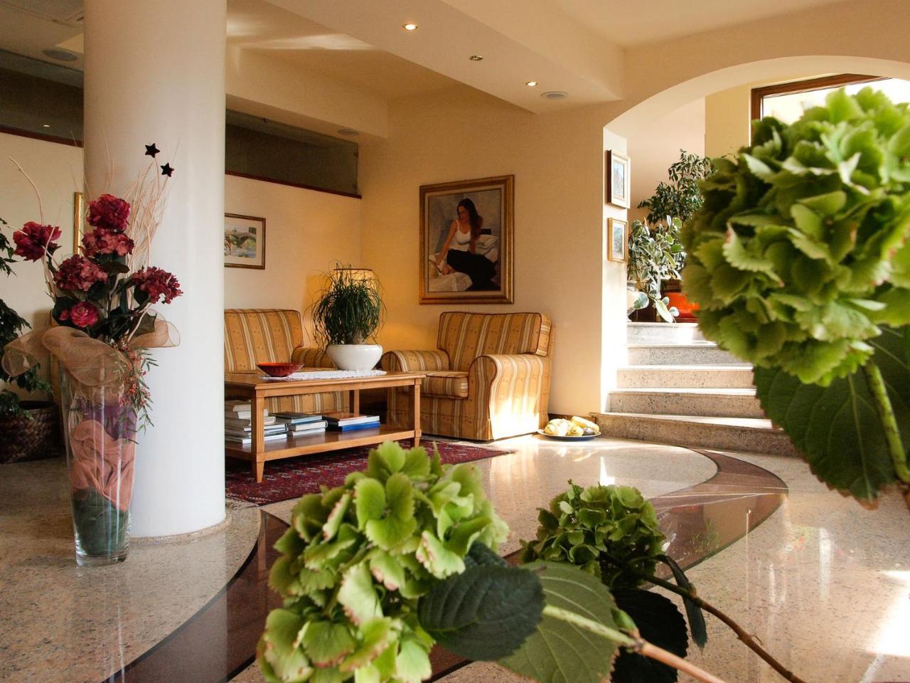 Hotel Bellavista Malcesine Bagian luar foto